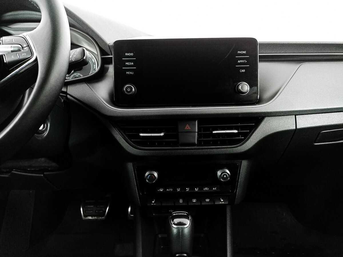 Skoda Rapid с пробегом — 2021 год. Фото: #12