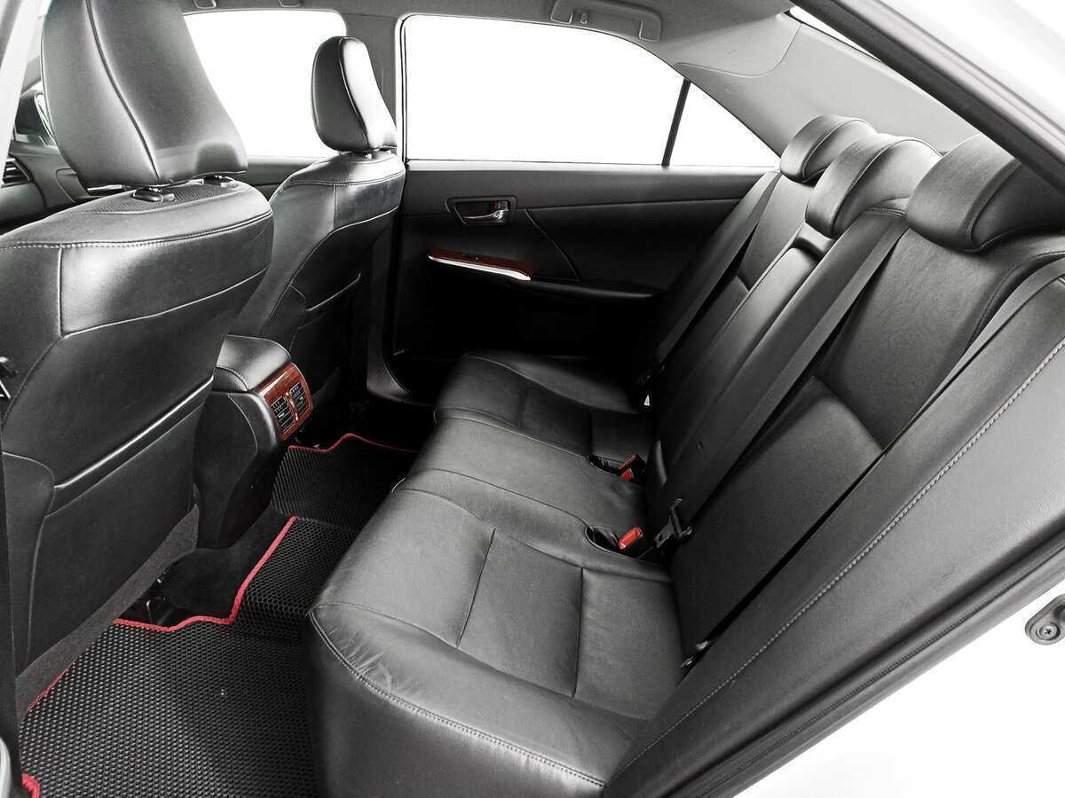 Toyota Camry с пробегом — 2014 год. Фото: #7
