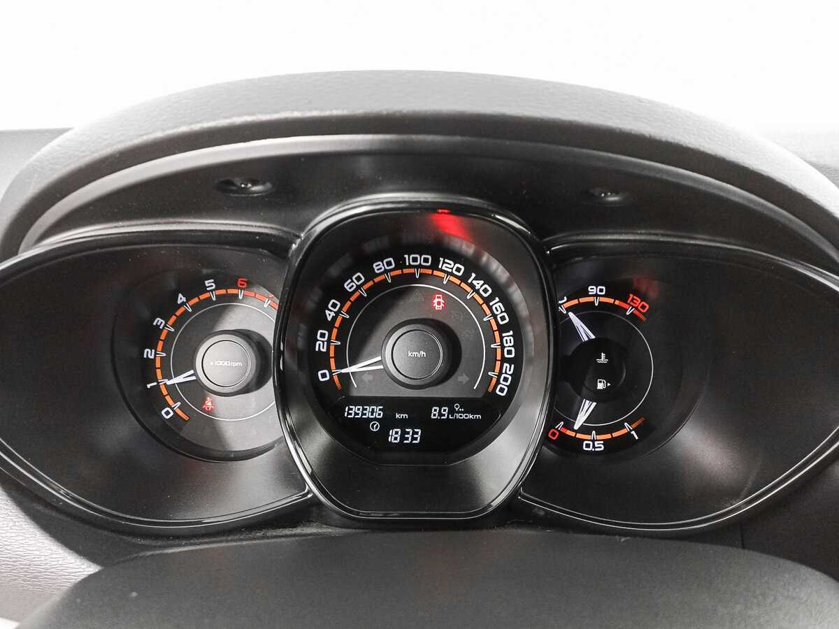 Lada (ВАЗ) Vesta с пробегом — 2018 год. Фото: #10