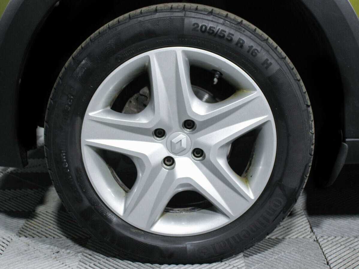 Renault Sandero с пробегом — 2017 год. Фото: #13