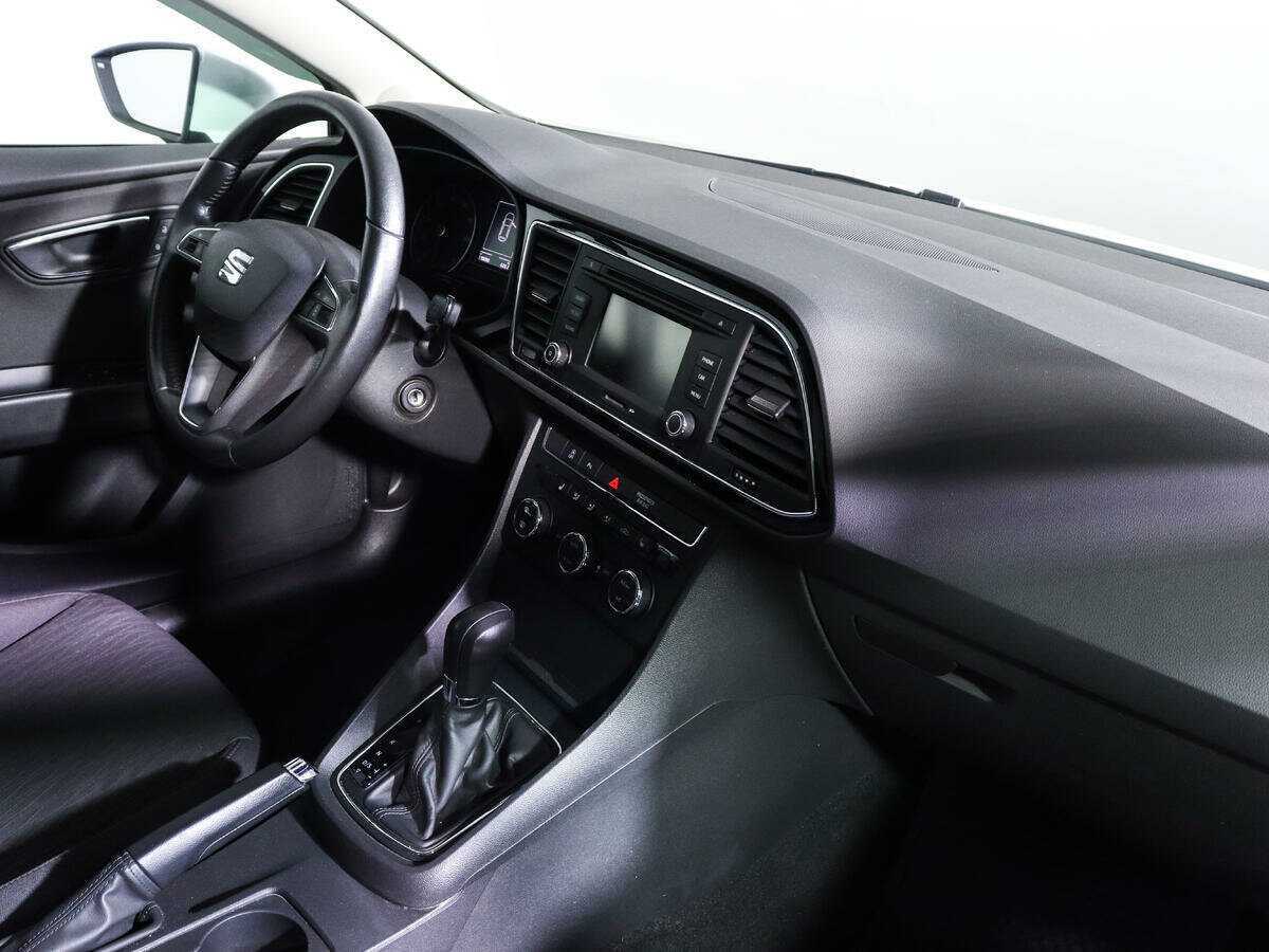 SEAT Leon с пробегом — 2013 год. Фото: #8