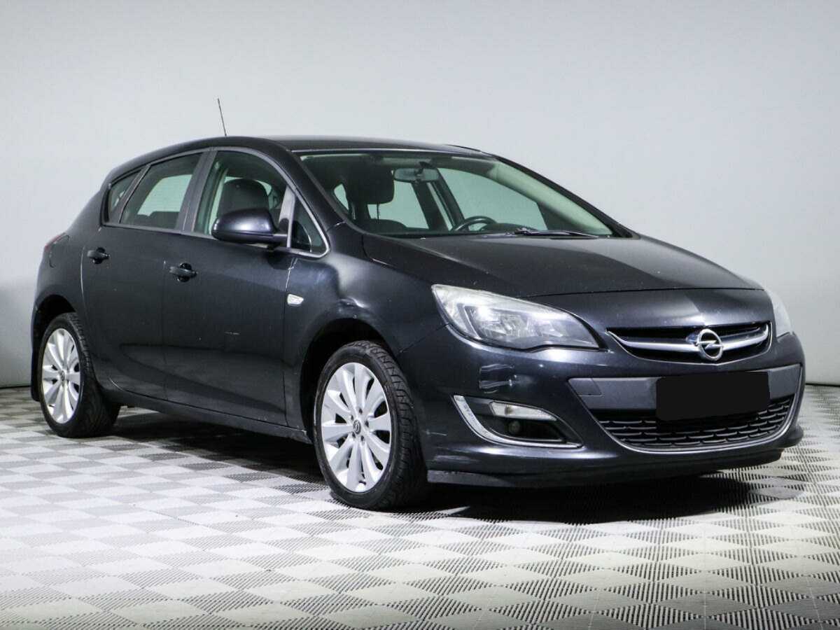 Opel Astra с пробегом — 2012 год. Фото: #2