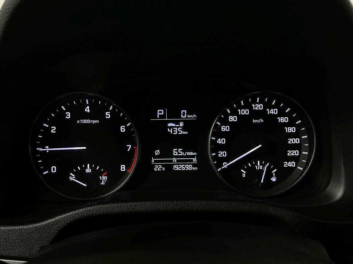 Hyundai Elantra с пробегом — 2018 год. Фото: #10