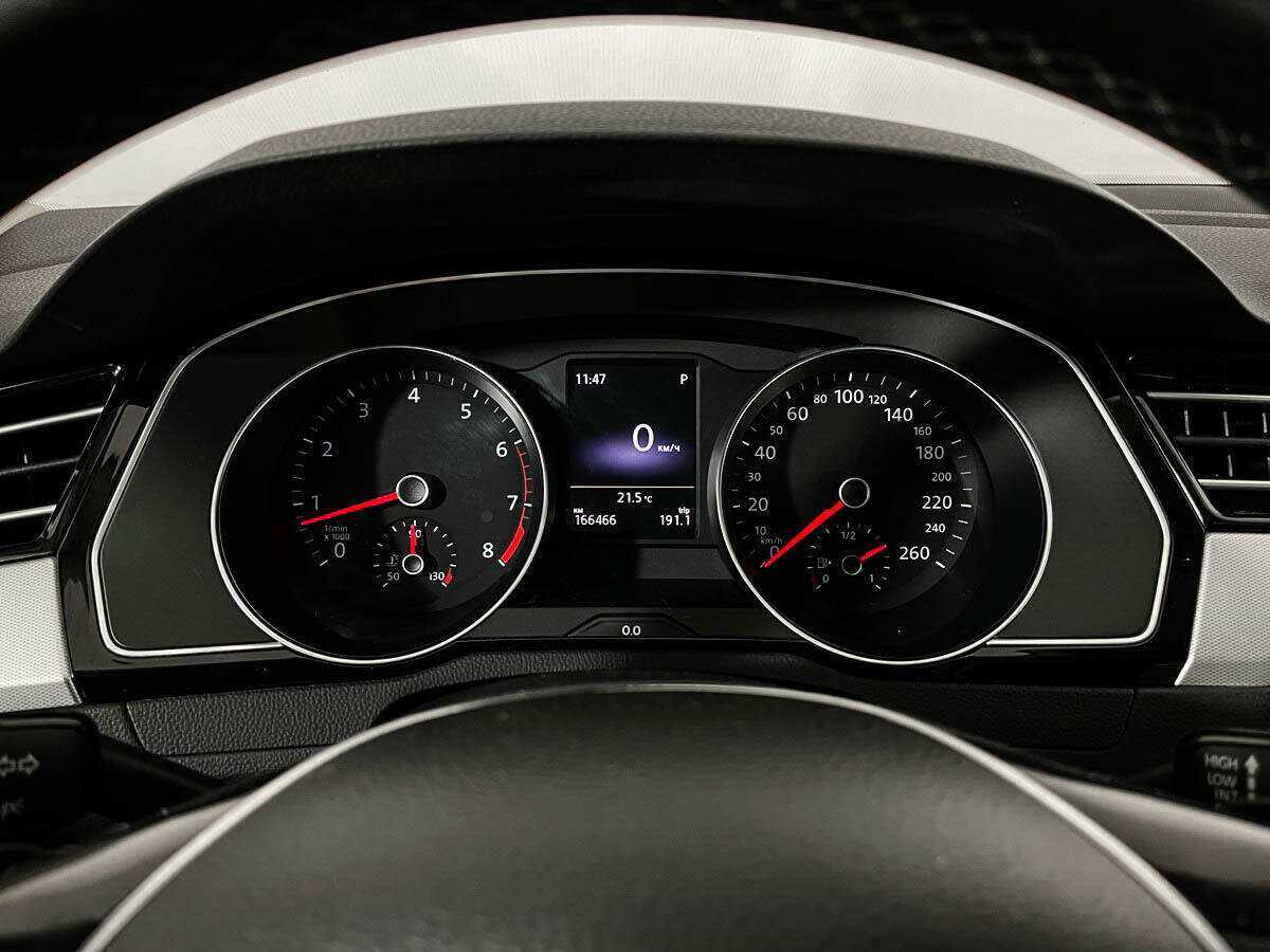 Volkswagen Passat с пробегом — 2016 год. Фото: #10