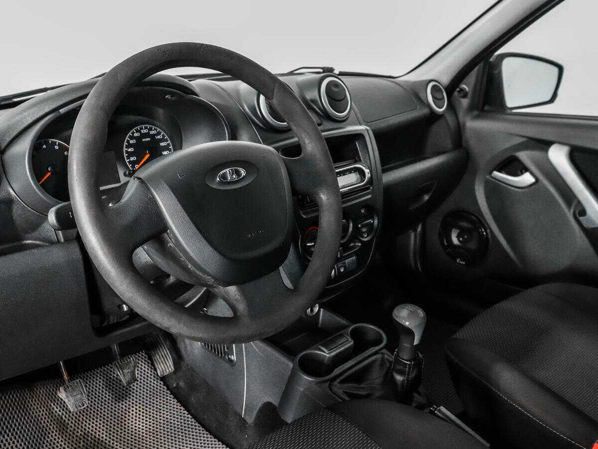 Lada (ВАЗ) Granta с пробегом — 2015 год. Фото: #8