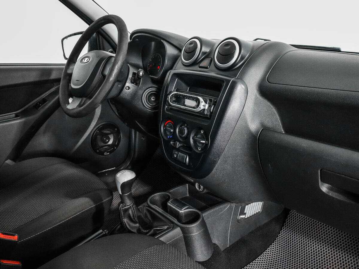 Lada (ВАЗ) Granta с пробегом — 2015 год. Фото: #10