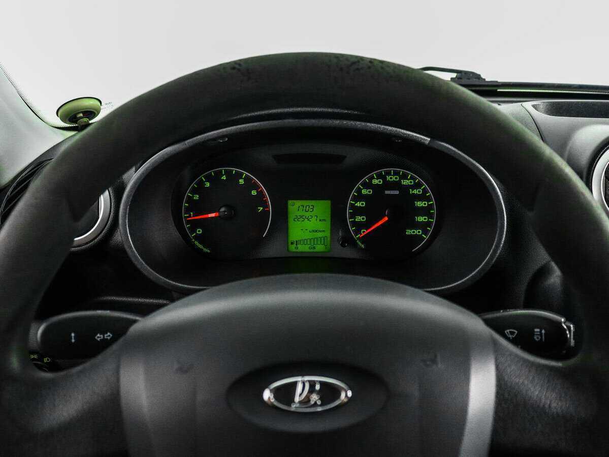 Lada (ВАЗ) Granta с пробегом — 2015 год. Фото: #15