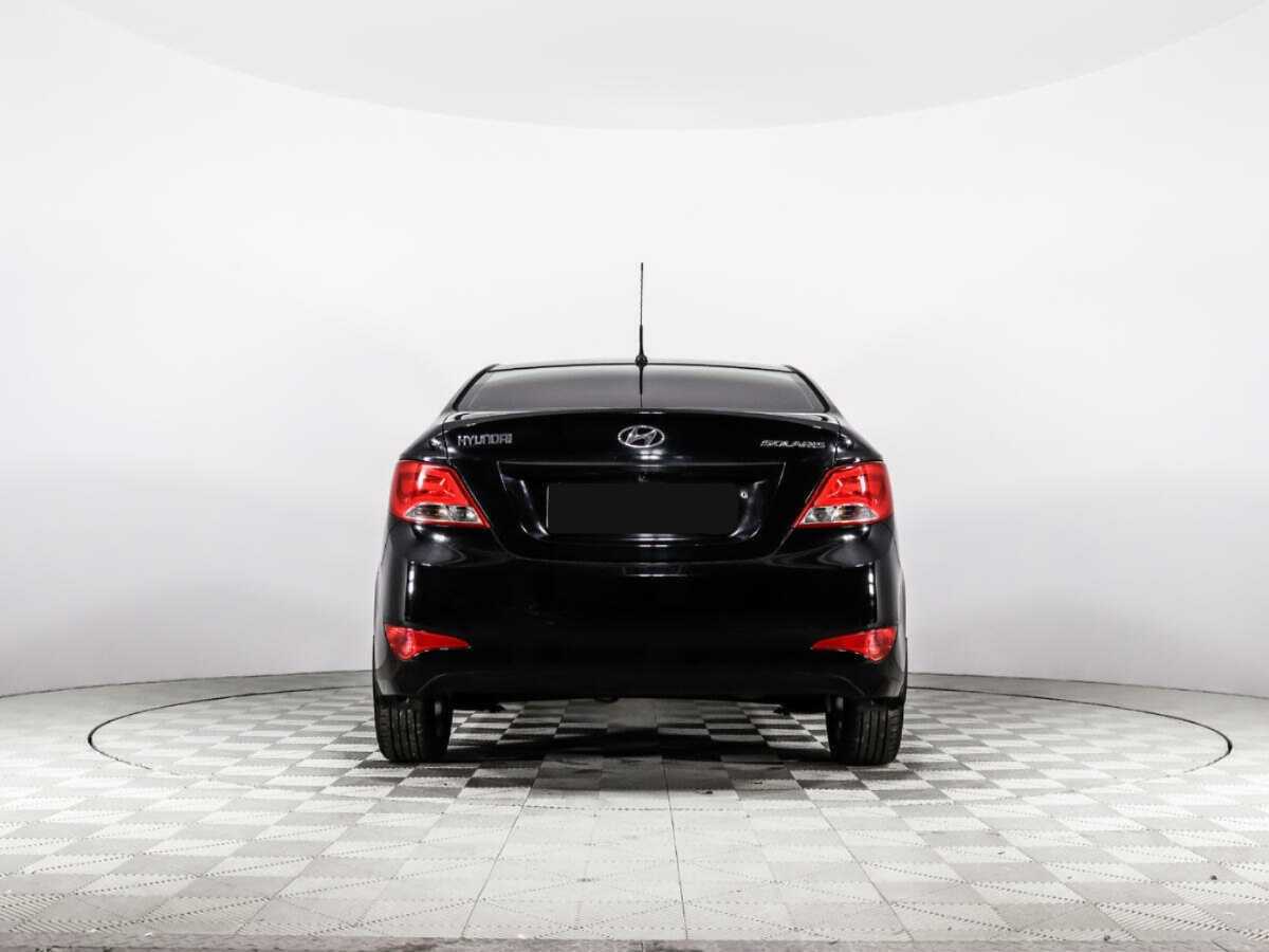 Hyundai Solaris с пробегом — 2014 год. Фото: #5