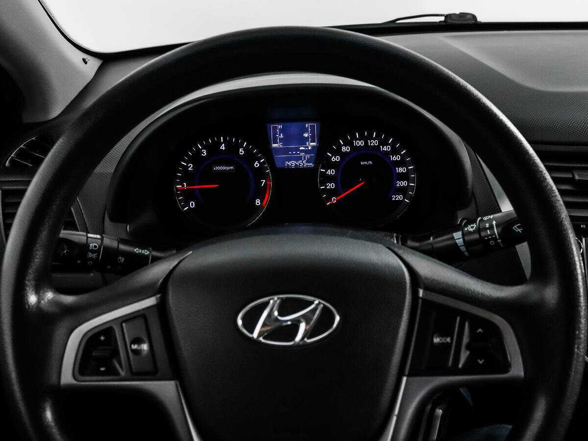 Hyundai Solaris с пробегом — 2014 год. Фото: #14