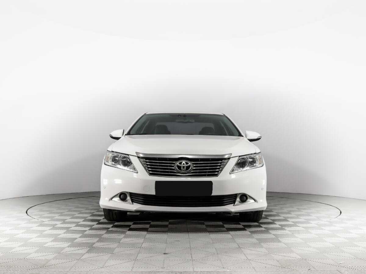 Toyota Camry с пробегом — 2014 год. Фото: #1