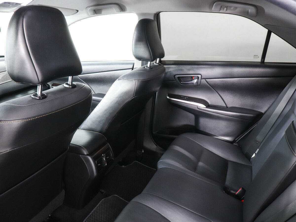 Toyota Camry с пробегом — 2015 год. Фото: #11