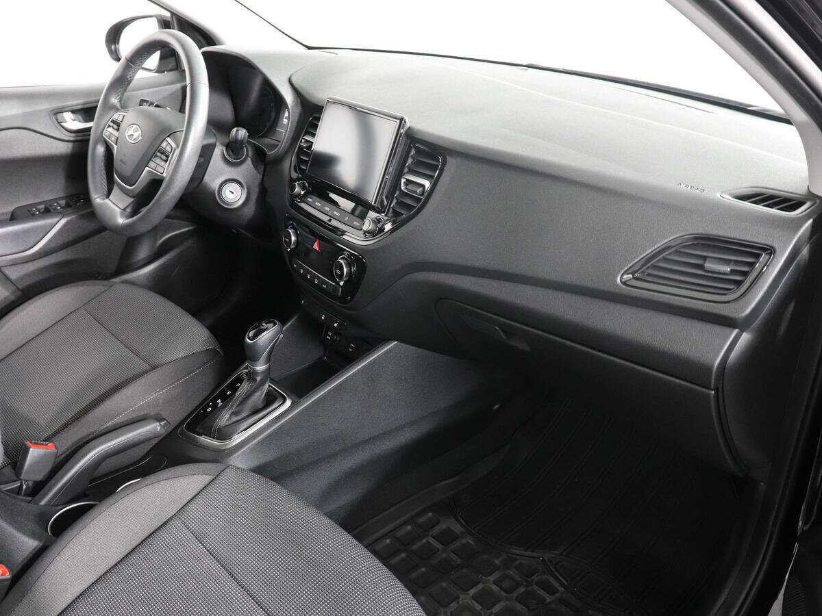 Hyundai Solaris с пробегом — 2021 год. Фото: #9