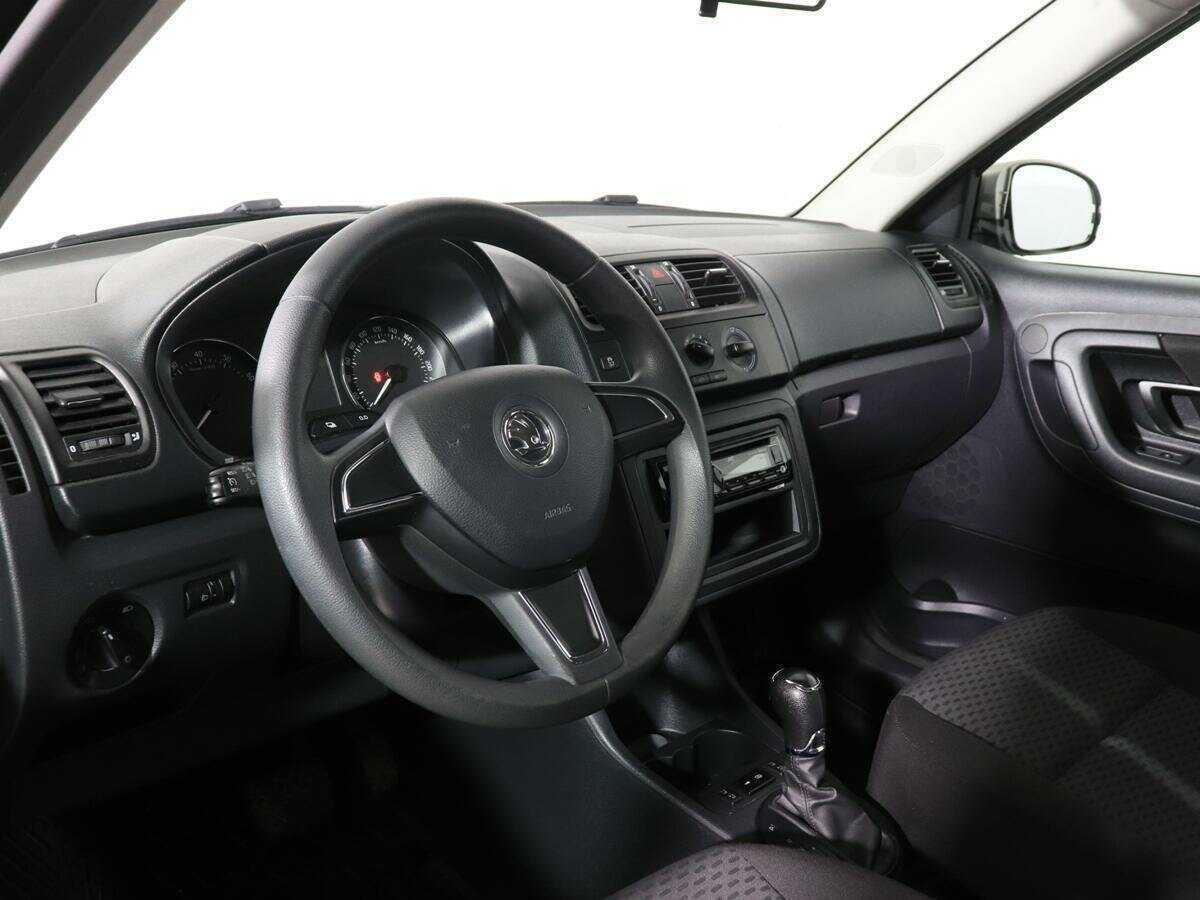 Skoda Fabia с пробегом — 2014 год. Фото: #8