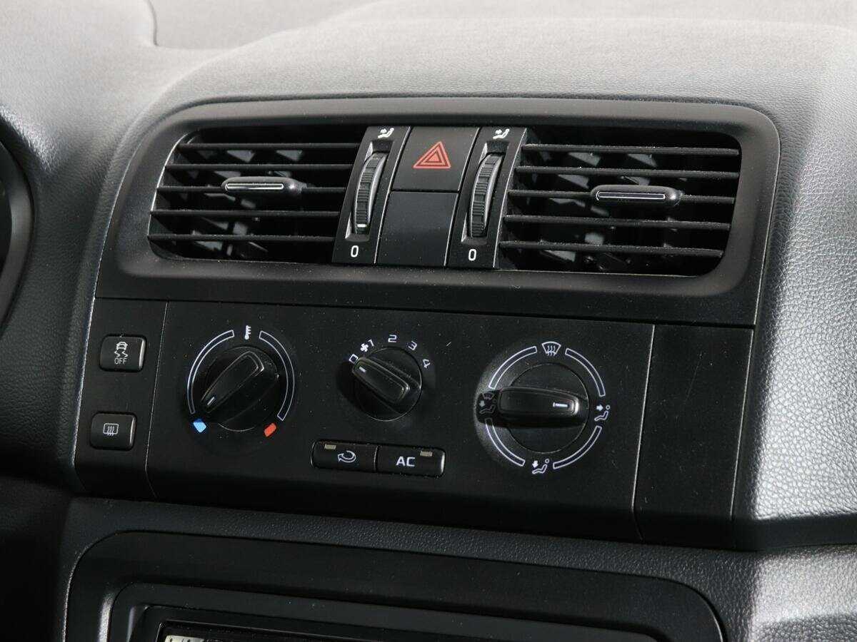 Skoda Fabia с пробегом — 2014 год. Фото: #10