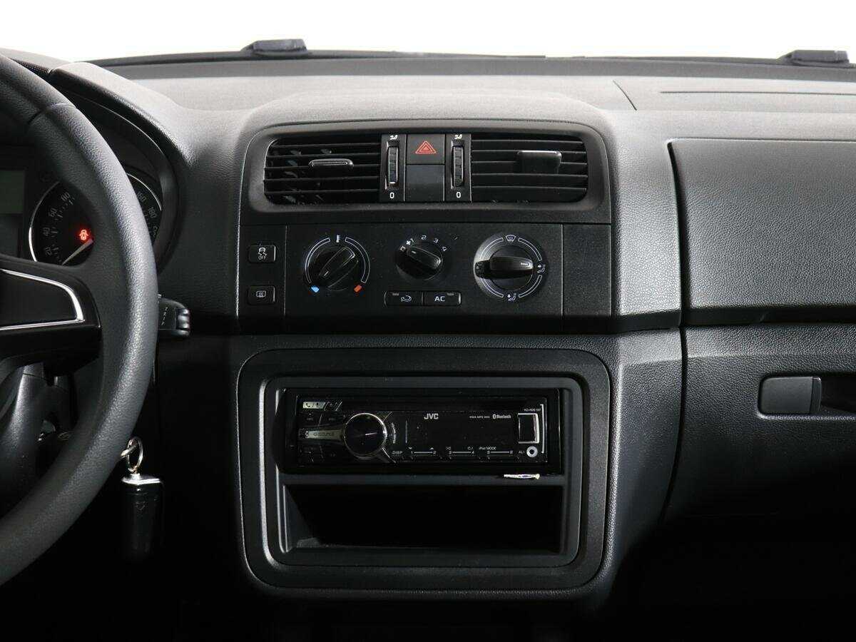 Skoda Fabia с пробегом — 2014 год. Фото: #11