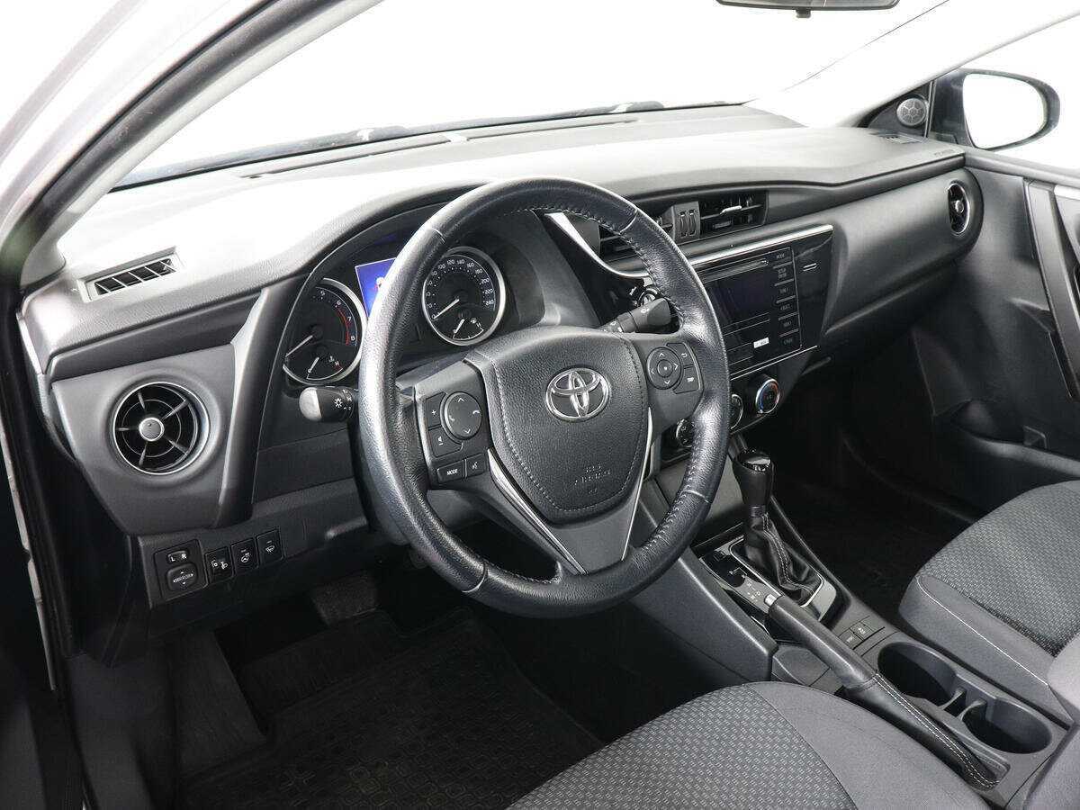 Toyota Corolla с пробегом — 2017 год. Фото: #8