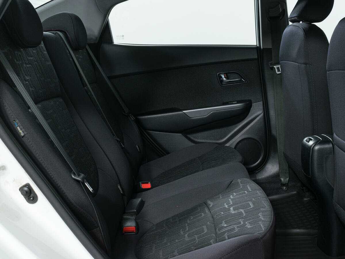 Kia Rio с пробегом — 2013 год. Фото: #10