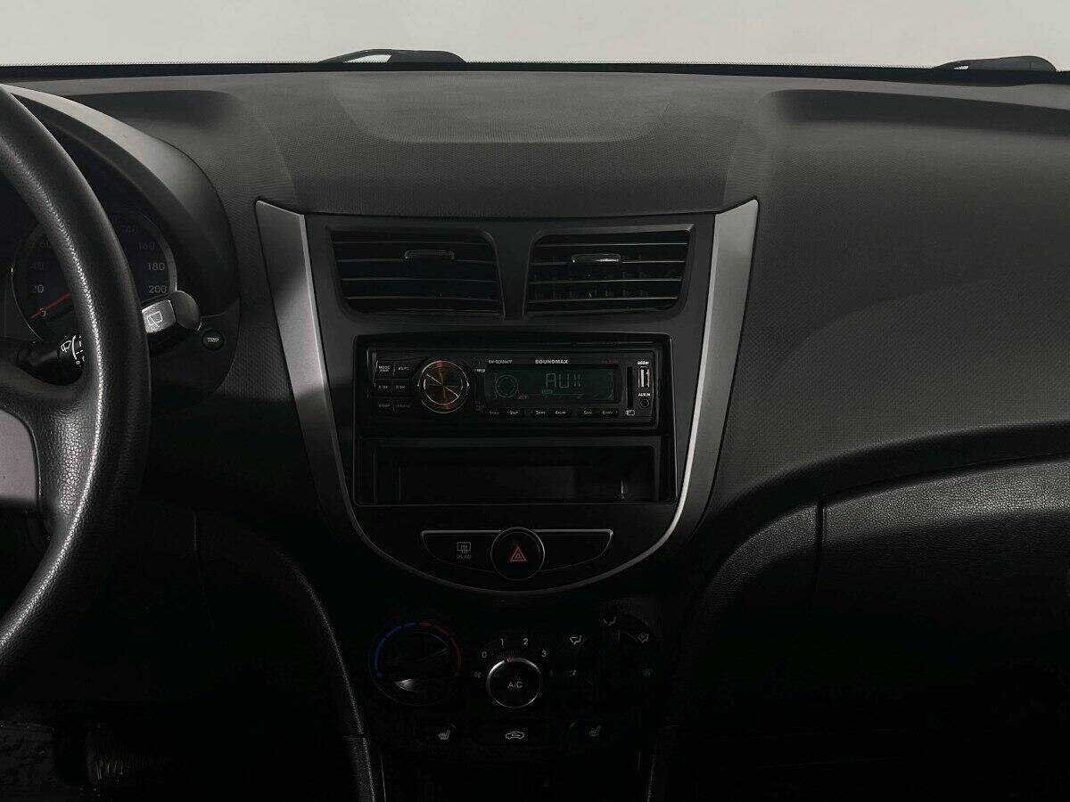 Hyundai Solaris с пробегом — 2016 год. Фото: #11