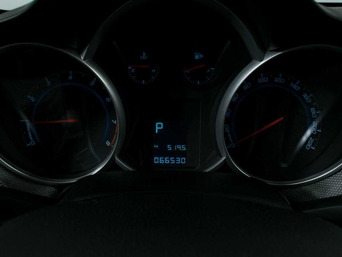 Chevrolet Cruze с пробегом — 2013 год. Фото: #9