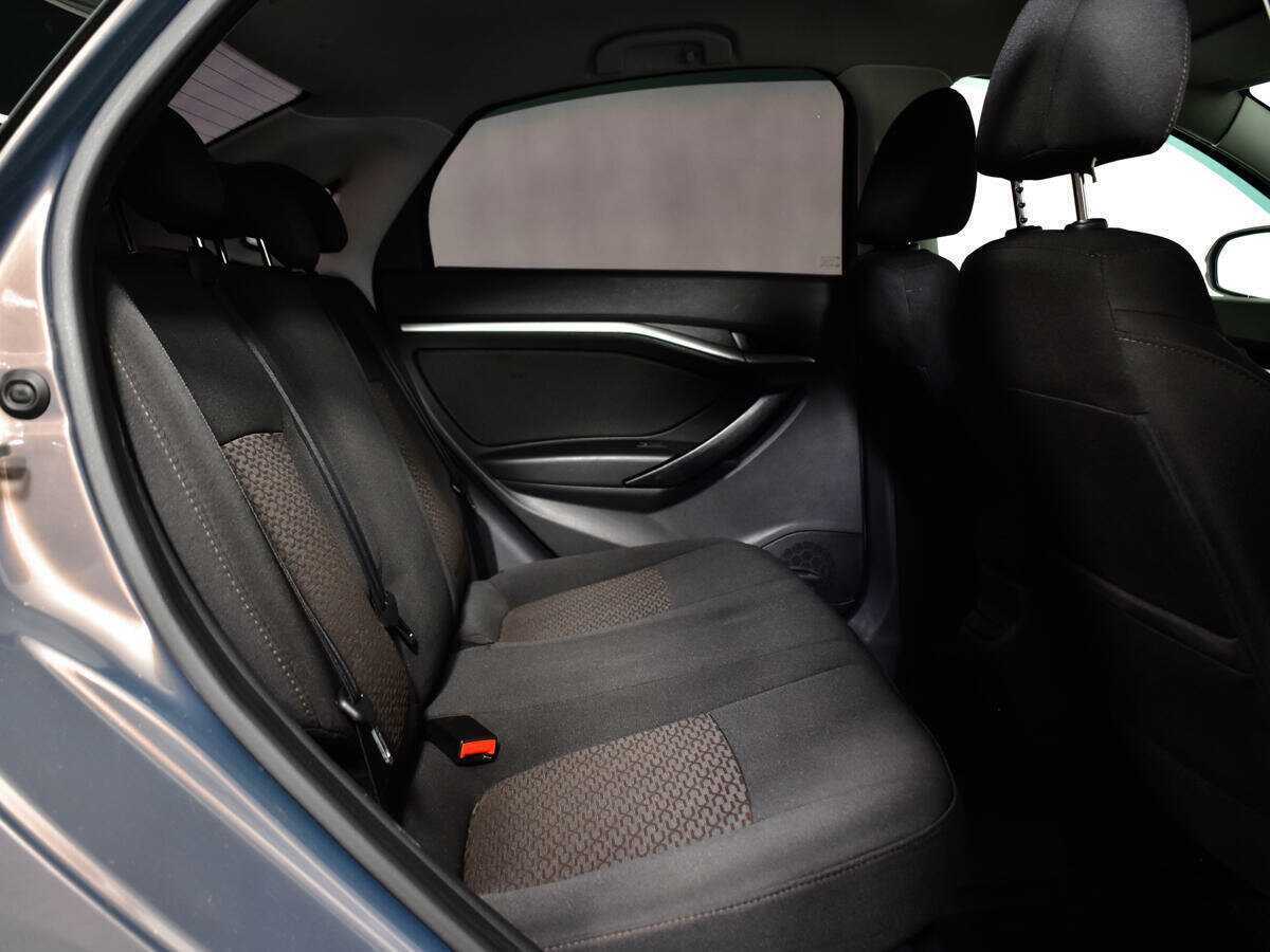 Lada (ВАЗ) Vesta с пробегом — 2019 год. Фото: #9