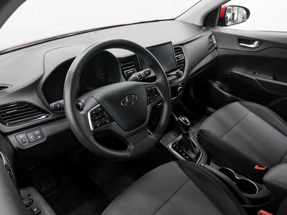 Hyundai Solaris с пробегом — 2021 год. Фото: #12