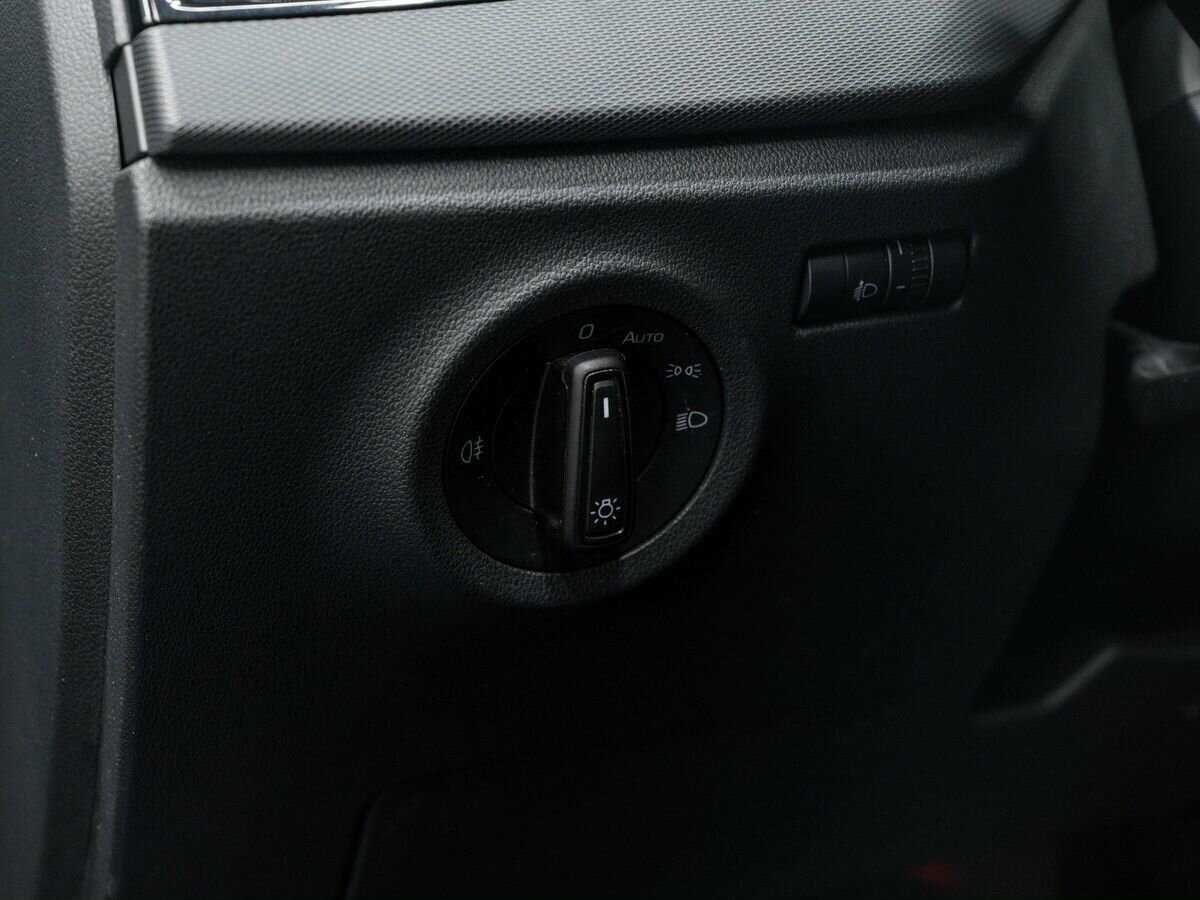 Skoda Rapid с пробегом — 2021 год. Фото: #16