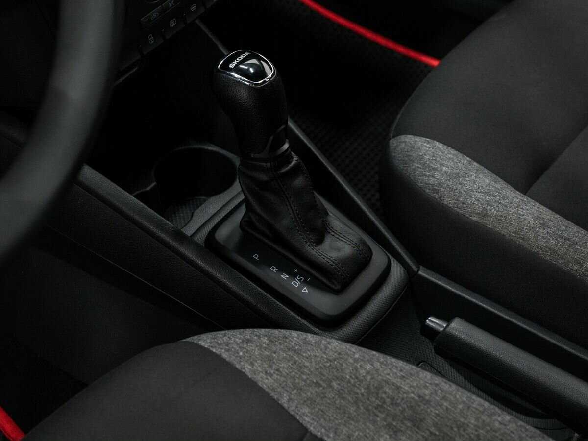 Skoda Rapid с пробегом — 2021 год. Фото: #17