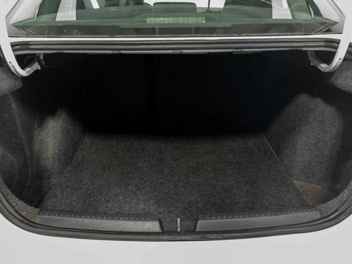 Volkswagen Polo с пробегом — 2014 год. Фото: #19