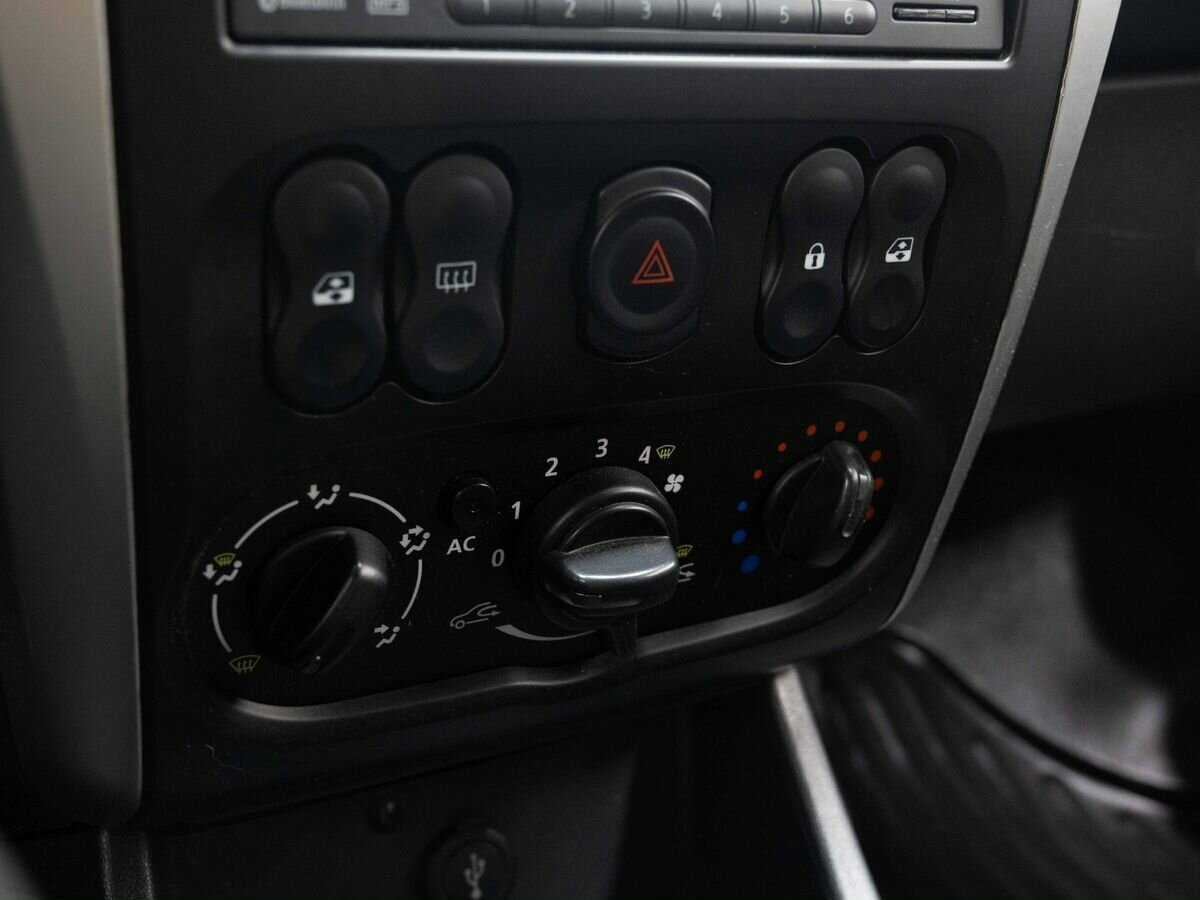 Nissan Almera с пробегом — 2013 год. Фото: #17