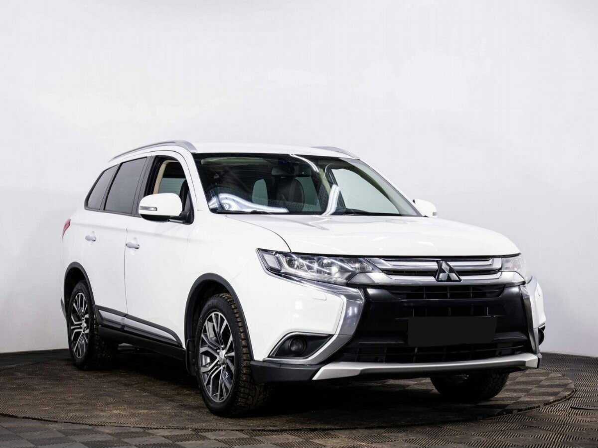 Mitsubishi Outlander с пробегом — 2016 год. Фото: #2