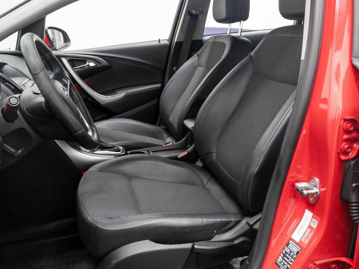 Opel Astra с пробегом — 2013 год. Фото: #13