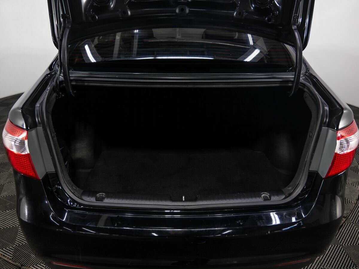 Kia Rio с пробегом — 2013 год. Фото: #22