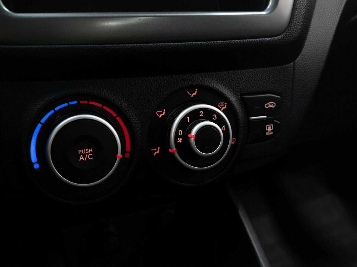 Kia Rio с пробегом — 2012 год. Фото: #18