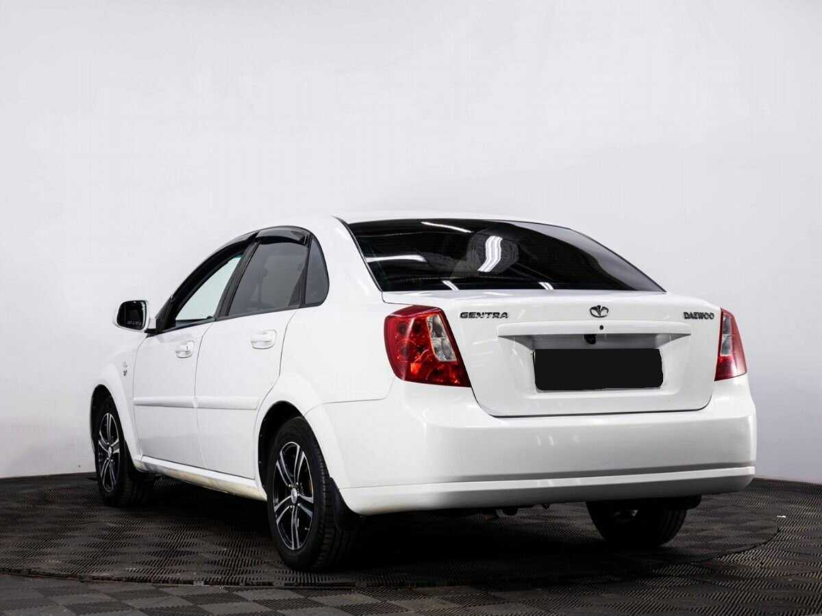 Daewoo Gentra с пробегом — 2013 год. Фото: #3