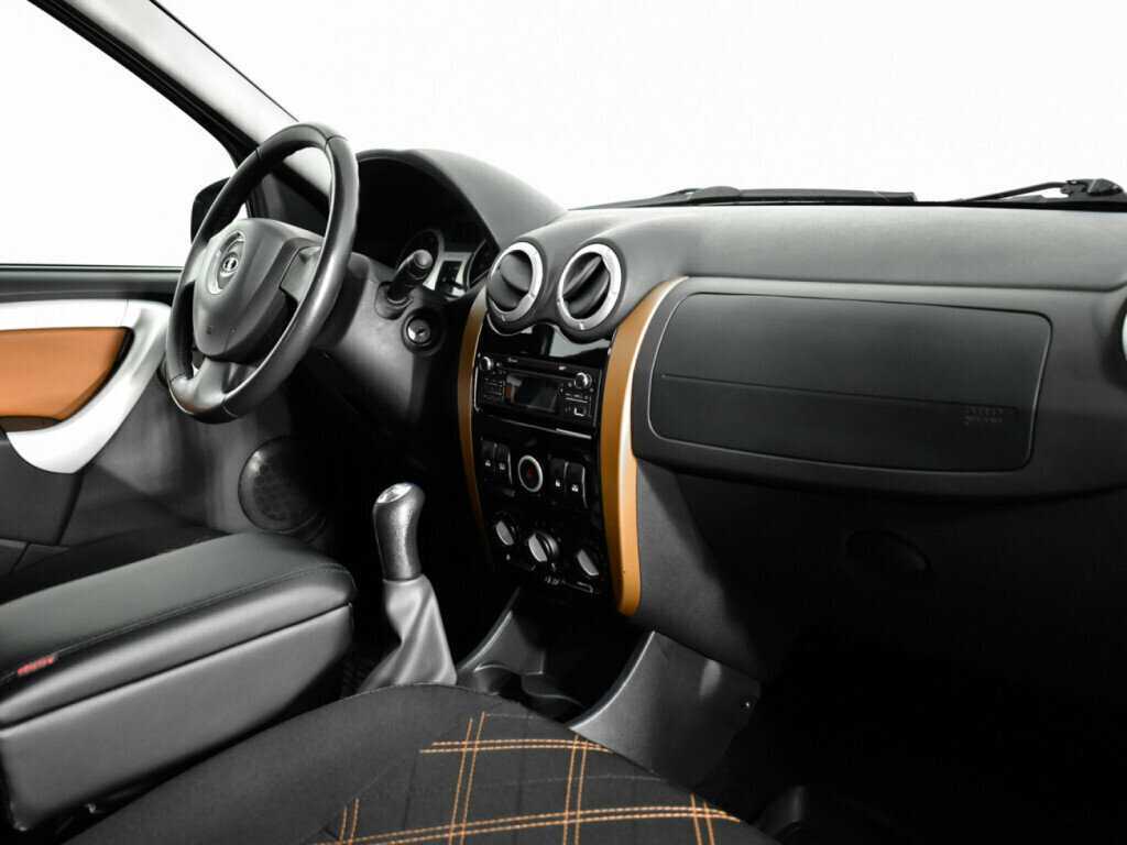 Lada (ВАЗ) Largus с пробегом — 2016 год. Фото: #8