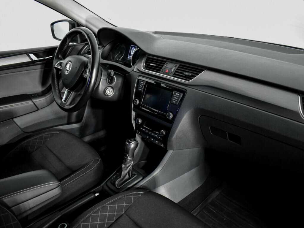 Skoda Rapid с пробегом — 2017 год. Фото: #10