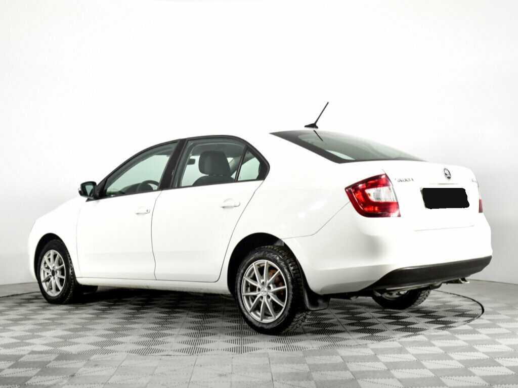 Skoda Rapid с пробегом — 2018 год. Фото: #6