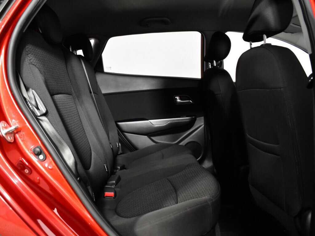 Kia Rio с пробегом — 2012 год. Фото: #9