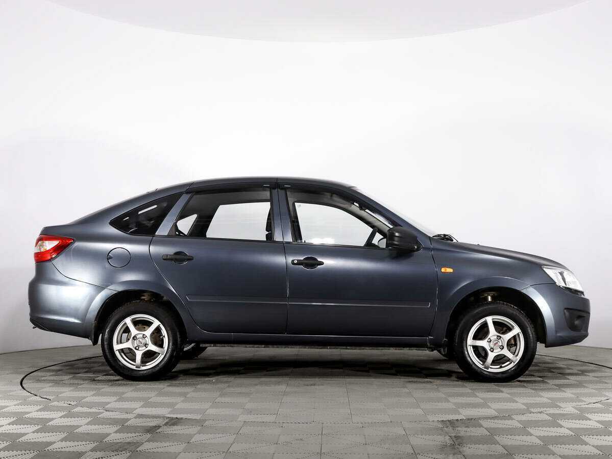 Lada (ВАЗ) Granta с пробегом — 2015 год. Фото: #3