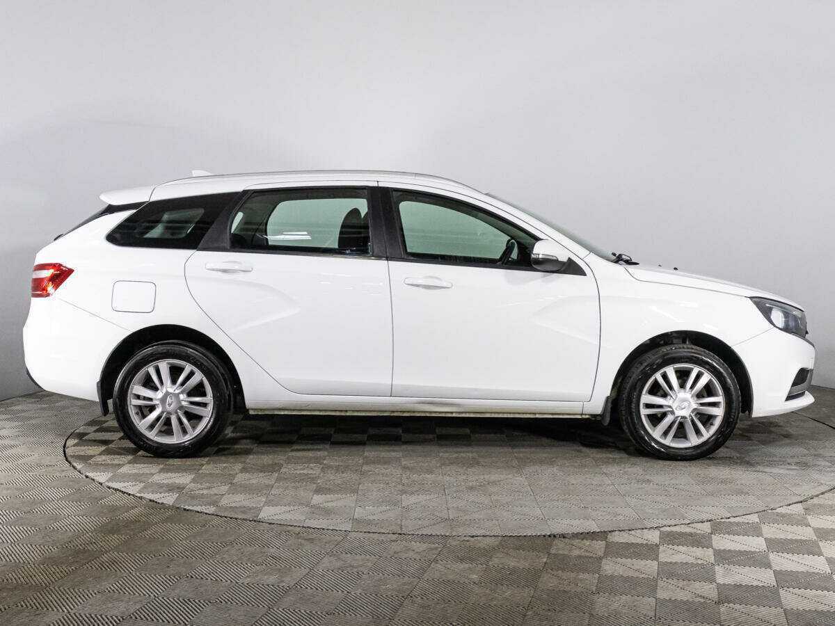 Lada (ВАЗ) Vesta с пробегом — 2017 год. Фото: #3