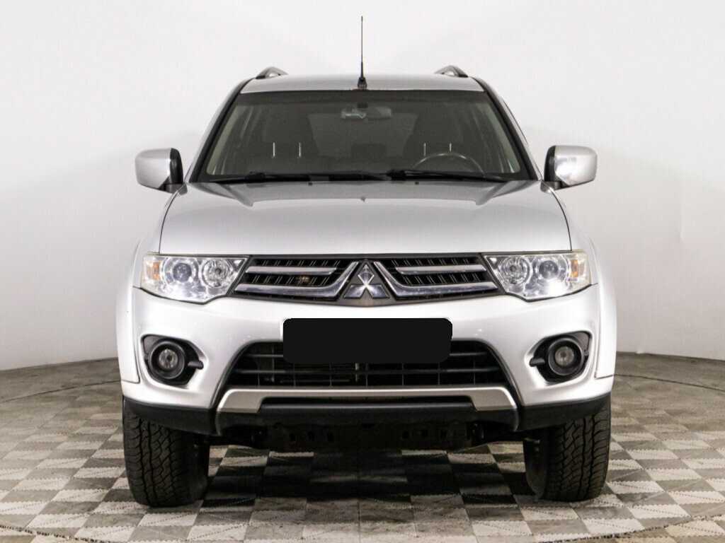 Mitsubishi Pajero Sport с пробегом — 2014 год. Фото: #1