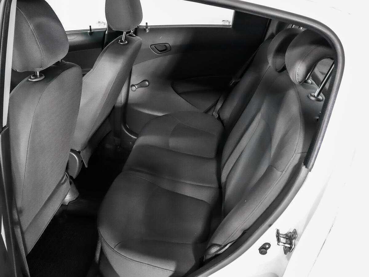 Chevrolet Spark с пробегом — 2013 год. Фото: #9