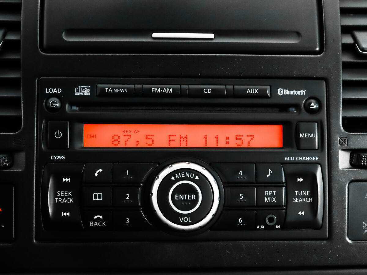 Nissan Tiida с пробегом — 2012 год. Фото: #12