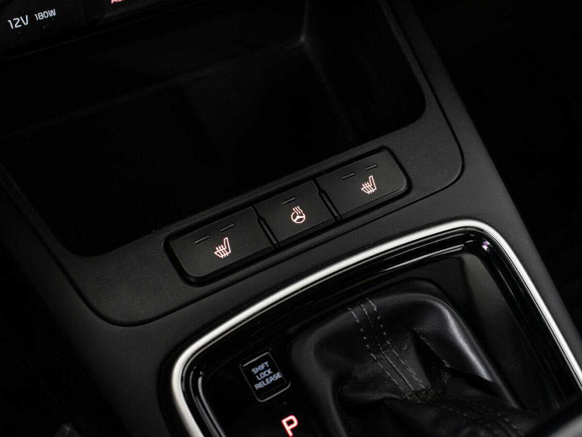 Kia Rio с пробегом — 2017 год. Фото: #1