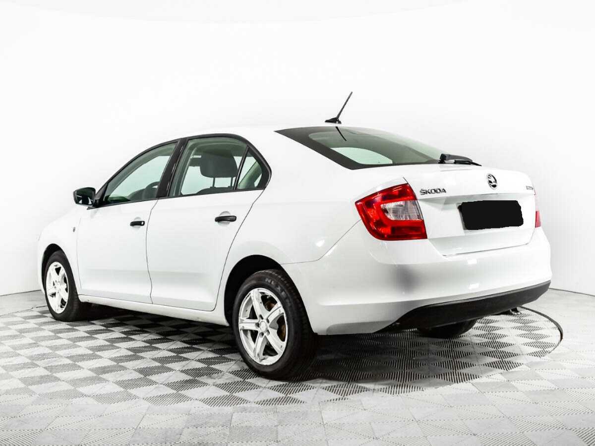 Skoda Rapid с пробегом — 2017 год. Фото: #6