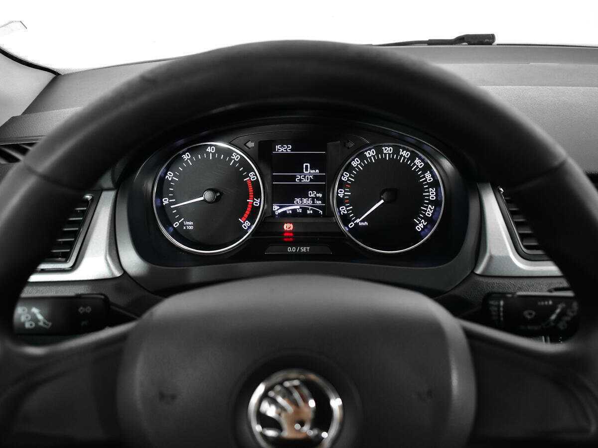 Skoda Rapid с пробегом — 2017 год. Фото: #10