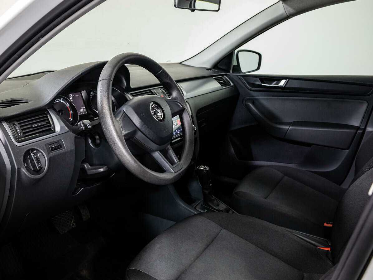 Skoda Rapid с пробегом — 2018 год. Фото: #10