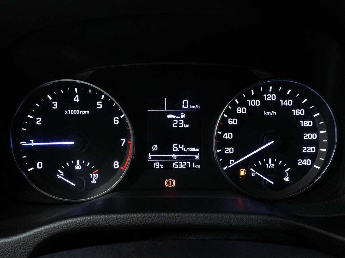 Hyundai Elantra с пробегом — 2017 год. Фото: #11