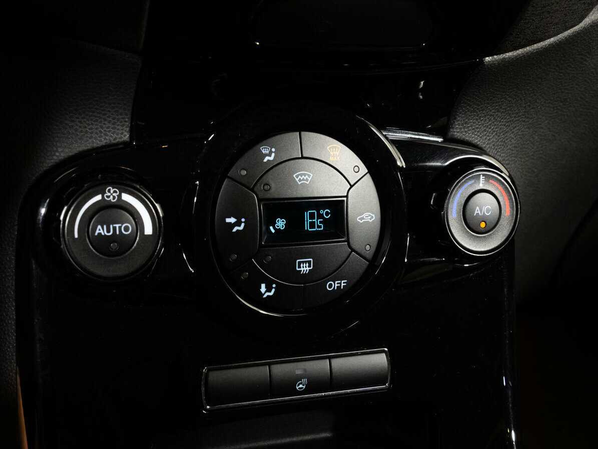 Ford Fiesta с пробегом — 2017 год. Фото: #11