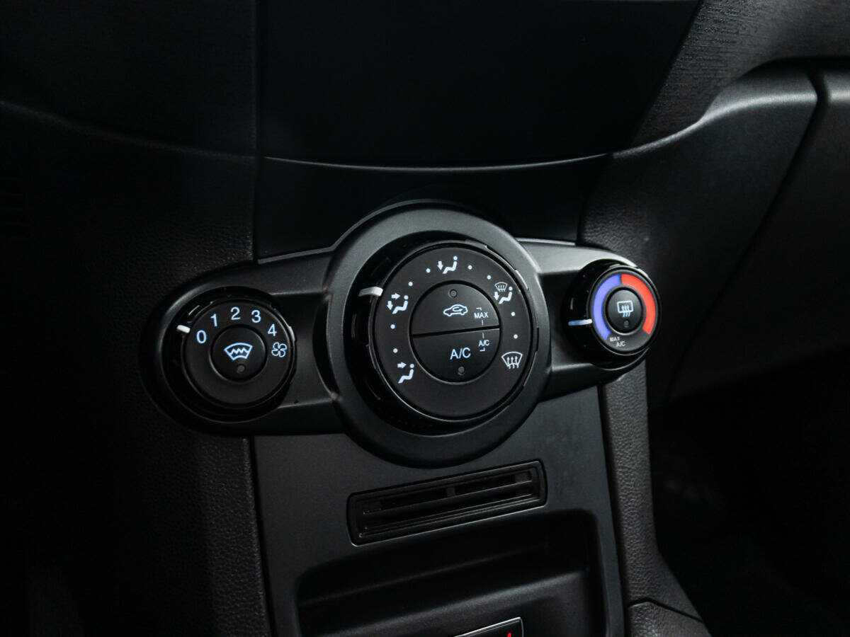 Ford Fiesta с пробегом — 2016 год. Фото: #15